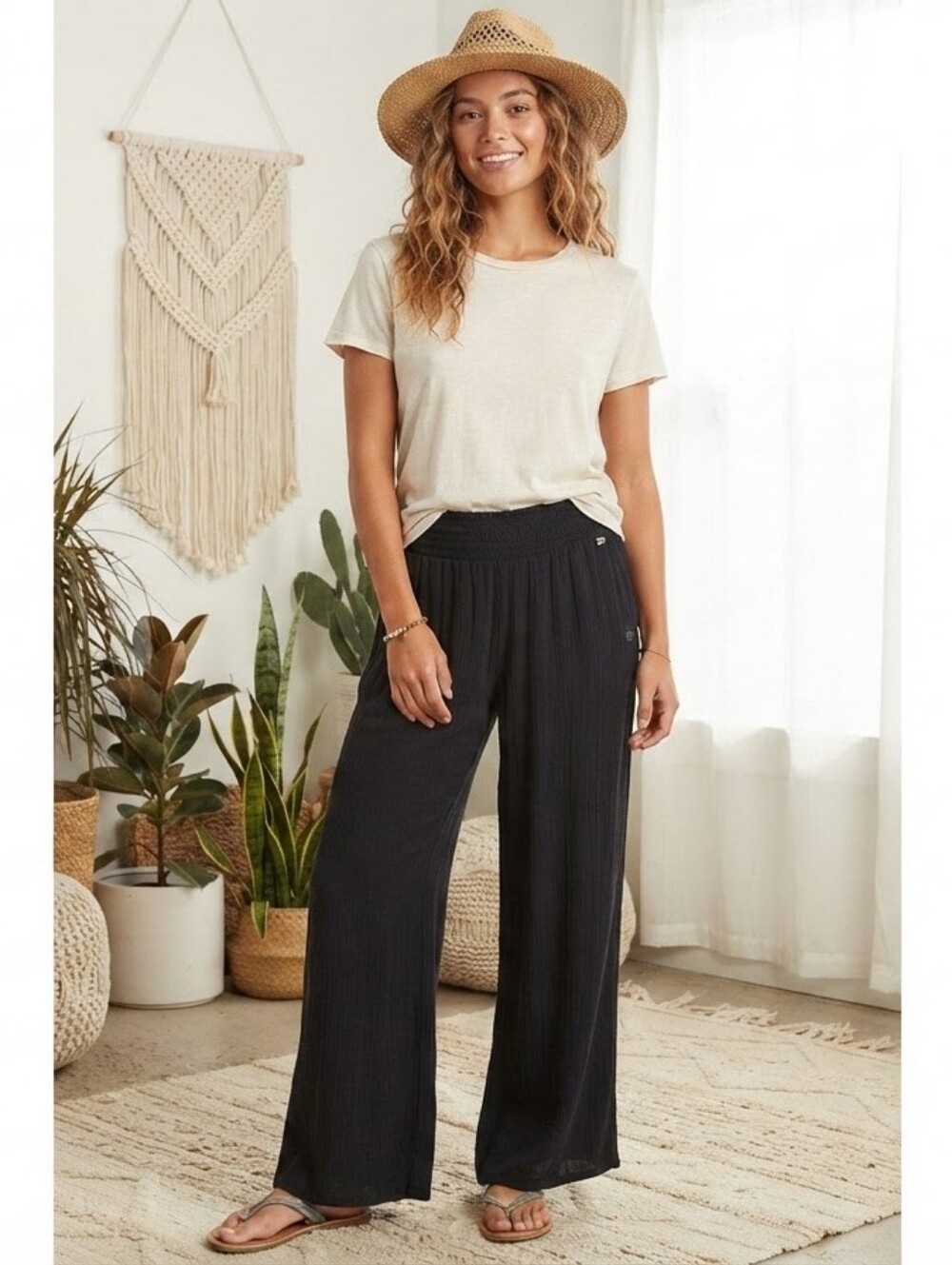 ​Billabong NWT Sandy Shore Black Crinkle Smocked Wide Leg Beach Pants Size M